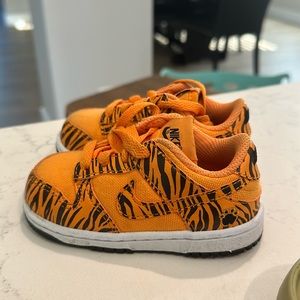 limited edition toddler nike dunks